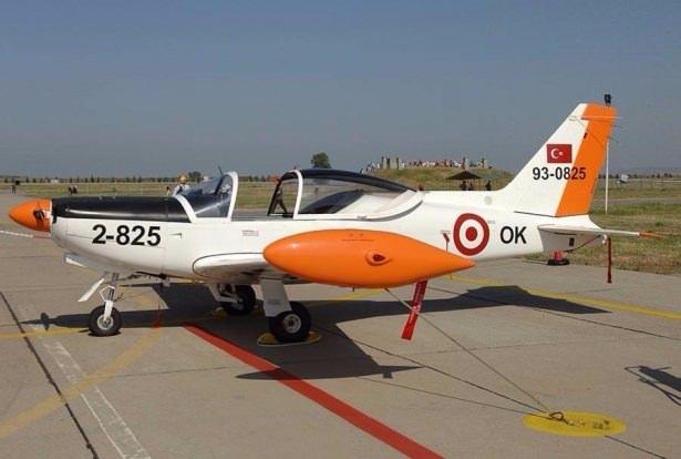 <p><strong>SF-260D</strong><br />
<br />
Başlangıç uçuş eğitim uçağı olan SF-260D'den 35 adet yer alıyor</p>