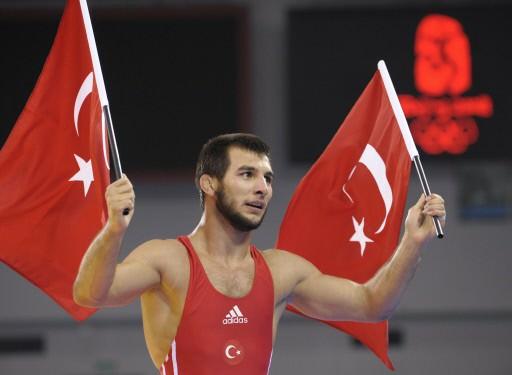 Ramazan SAHiN YAŞ: 29, BOY: 1.68, KİLO: 66 KULÜBÜ: Amasya Şekerspor YARIŞ GÜNÜ: 12 Ağustos İDDİALI RAKİPLERİ: Taghavi (İRA), Tushishvili (GÜR), Kumar (HİN), Gogaev (RUS), Hasanov (AZE), Yonemitsu (JAP) EN İYİ DERECELERİ: 2008 Olimpiyat şampiyonu, 2007 Dünya şampiyonu, 2008 Avrupa 1.’si