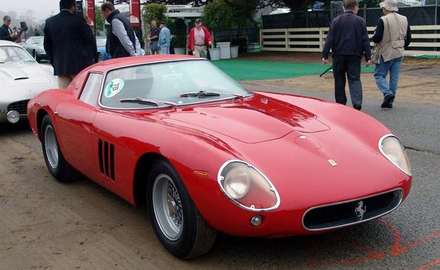 <p>Kimliği açıklanmayan bir kişi tarafından 52 milyon dolara satın alınan Ferrari 250 GTO, bu fiyatı ile en pahalı otomobil ünvanına sahip oldu.</p>