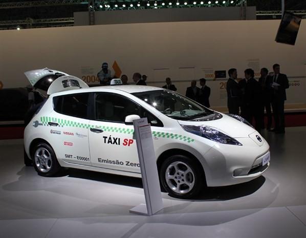  Nissan Leaf Taxi