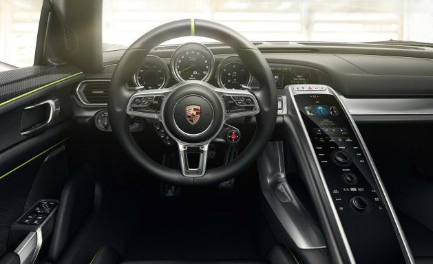 <p>100 km/saat hıza 2.5 saniye gibi inanılmaz bir sürede çıkan bu modelin fiyatı Avrupa'da 845.000$ olarak belirlenmiştir.</p>