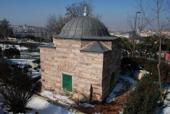 <p>Lohusa Sultan Türbesi</p>
<p>Şişhane - Beyoğlu</p>