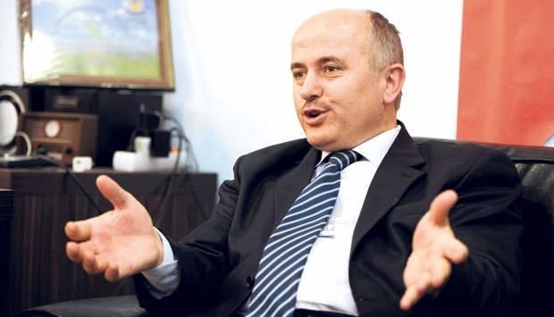 <p><strong>52- TALİP BÜYÜK</strong></p>
<p>Kuzey Irak Sorumlu İmam. Örgütün finansmanında kilit rol oynuyordu. 5.5.2015'te yurtdışına kaçtı.</p>
<p> </p>