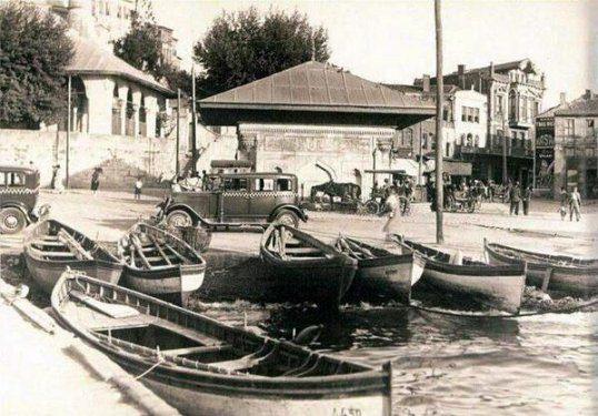 <p>Üsküdar (1930'lu yıllar olabilir)</p>