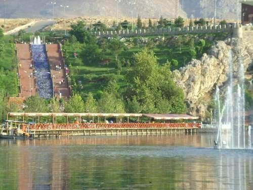 <p>Elbistan Nüfusu: 129 bin 379 Bağlı olduğu il: Kahramanmaraş</p>