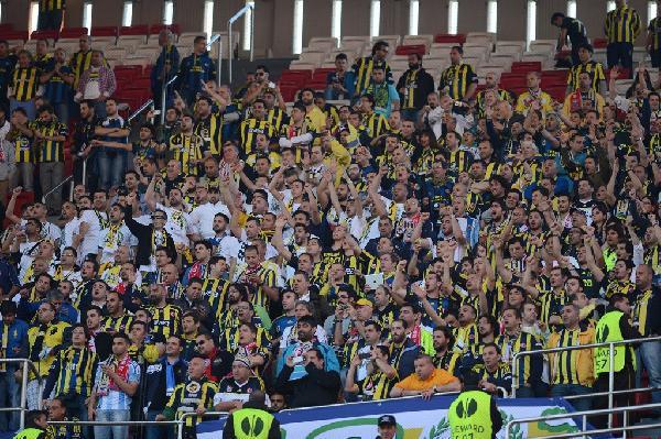 Bir GALATASARAY'LI olarak fenerbahçenin yenilmesine üzüldüm. Türkün türkden başka dostu yoktur. yinede tebrikler fenerbahçe..