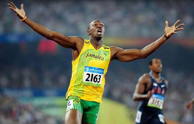 USAIN BOLT 20 Ağustos 2008 Jamaikalı atlet Usain Bolt, Pekin Olimpiyatları'nda 200 metre finalinde 19.30 saniyelik derecesiyle dünya rekoru kırdıktan sonraki böyle sevinmişti.