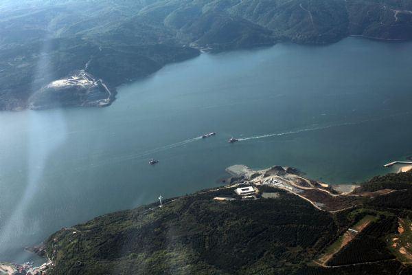 Sarıyer'in Garipçe Köyü ile Beykoz Poyrazköy arasında yapılması planlanan 3. köprü çalışmaları devam ediyor.