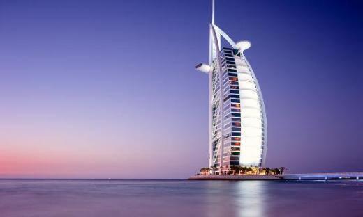 <p>Dubai-Los Angeles / Emirates 16 Saat 30 dakika</p>
