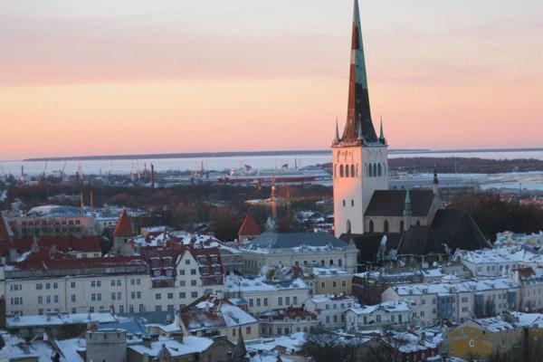 <p>2007</p>
<p>Estonya dünyanın ilk online genel seçimlerini gerçekleştirdi.</p>