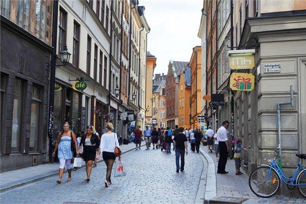 <p>11. İsveç 953,79 dolar</p>