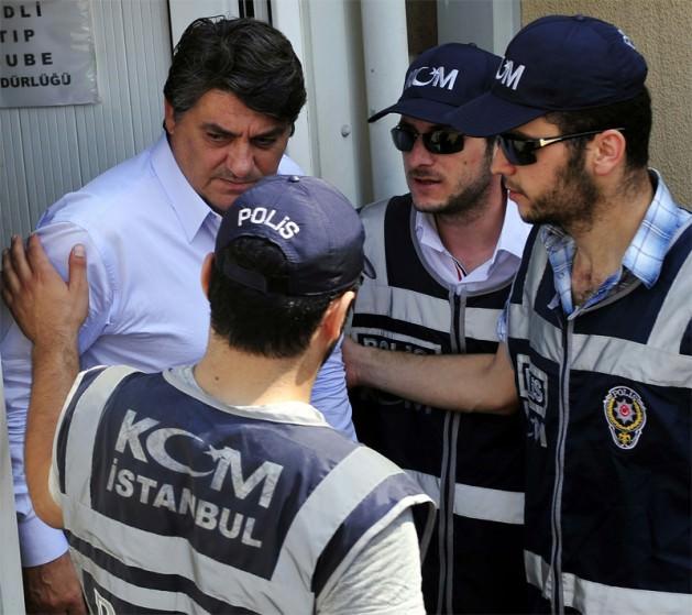 15 TEMMUZ: SERDAR ADALI İSTİFA ETTİ: Tutuklanan Beşiktaş Asbaşkanı Serdal Adalı, istifasını kulübe yolladı. Ancak ilerleyen süreçte Adalı’nın istifasının Beşiktaş Yönetim Kurulu’nda kabul edilmediği ve istifanın işleme konmadığı ortaya çıktı. Ancak Adalı tahliye olduktan kısa süre sonra bu kararını hayata geçirecekti...