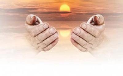 <p>Hay Allah râzı olsun, demiş ve kadın beklemeye devâm etmiş. Fakat tabiî herkes dağıldığı halde, târife uygun kimse çıkmamış. Bizimki de mahzun eve dönmüş. Kocası sormuş:</p>