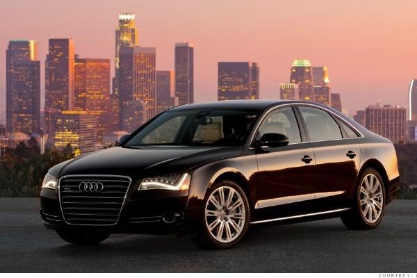 <p><strong>Audi A-8<br /></strong><br />Aracın fiyatı ABD'de 75 bin 100 dolardan başlıyor.</p>