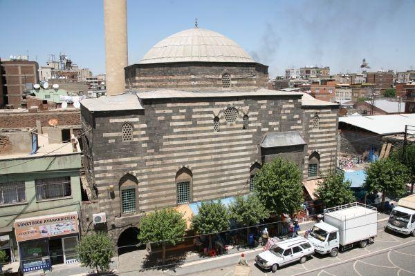 <p>İskender Paşa Türbesi</p>
<p>Kanlıca Mahallesi Hisar Caddesi - Beykoz</p>