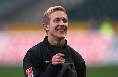 Lewis Holtby      22 - Schalke 04