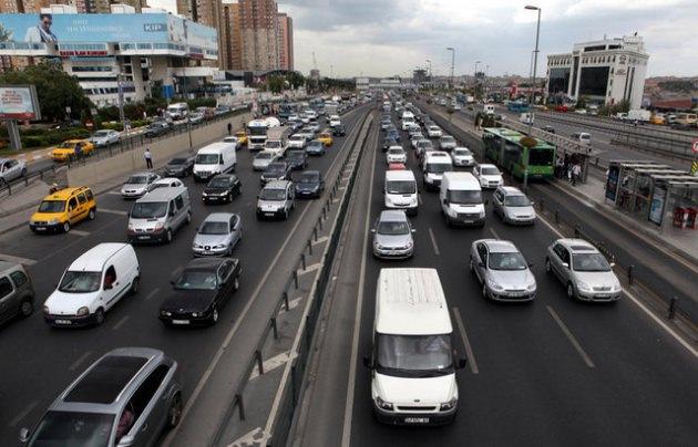 Anlık yol ve trafik bilgisini dinleyicileriyle paylaşan Radyo Trafik, kentin kaza haritasını çıkardı. Üç aylık veriler ışığında (Eylül-Ekim-Kasım) İstanbul’da en çok hangi saatlerde, hangi noktalarda kaza yaşandığı belirlendi.