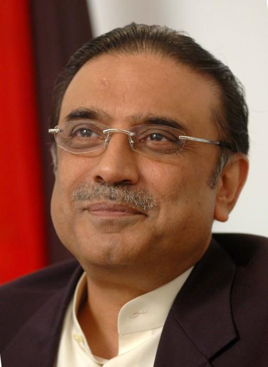 12) Pakistan Cumhurbaşkanı Asıf Ali Zerdari 1.8 milyar dolarla listenin 12. sırasında.  Zerdari aynı zamanda Pakistan’ın en zengin 2. kişisi. 
