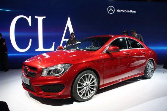 CLA geçen yılın başlarında yeni otomobilin habercisi olarak sergilenmiş ve iyi karşılanmış Concept Style Coupe'ye görsel olarak oldukça benziyor.