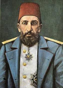 II. ABDÜLHAMİD 34. Osmanlı padişahı Doğum: 21 Eylül 1842 Ölüm: 10 Şubat 1918 Tahta çıktığı: 1876 "Kızıl Sultan mı, Ulu Hakan mı" diye Osmanlı tarihinin en çok tartışılan padişahı olan İkinci Abdülhamid, 10 Şubat 1918`de Beylerbeyi Sarayı`nda 76 yaşındayken yakalandığı zatürrenin ilerlemesi sonucu veremden öldü.