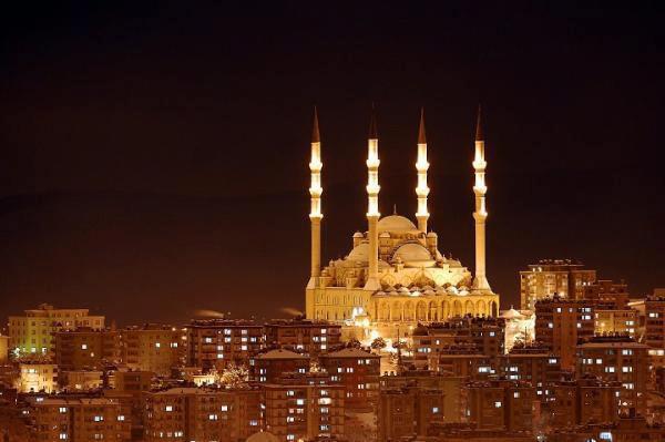 <p>Abdülhamithan Camii-Kahramanmaraş</p>
