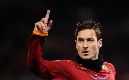 <p>FRANCESCO TOTTI "Bir gecede 6 kızla dışarı çıktım. Hepsini birbirleriyle aldattım ama Roma'yı asla aldatmadım."</p>