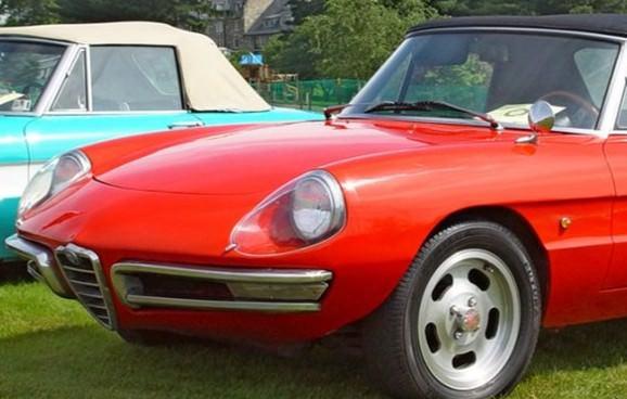 <p>39. Alfa Romeo Spider</p>
