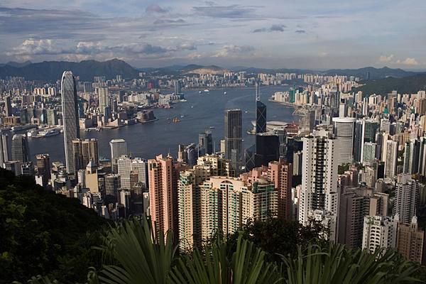 <p><strong>HONG KONG</strong><br /> Büyüme hızı: Yüzde 3,3</p>