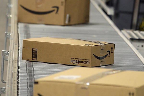 <p>2012</p>
<p>İnternet üzerinden yapılan ticaretin büyüklüğü 1 trilyon doları aştı.</p>