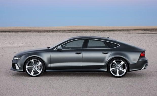 <p>Audi’nin, quattro GmbH tarafından geliştirilen, en iyi dinamiklerin biraraya geldiği ve spor bir otomobilin gücünü, geniş, beş kapılı bir coupe’nin şıklığıyla birleştiren yeni modeli RS 7 Sportback Türkiye yollarıyla buluştu.</p>