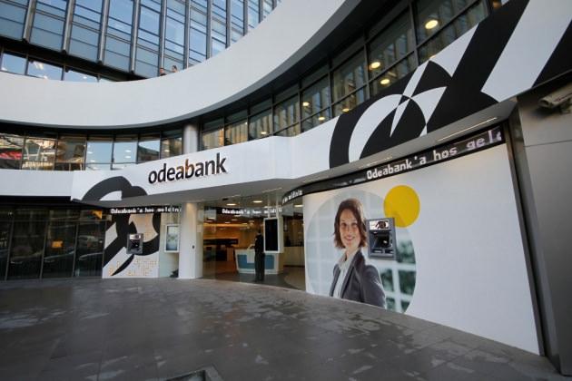 <p><strong>Odeabank 600 kişi</strong></p>
<p><span style="line-height: 13pt;">19 Aralık itibariyle genel müdürlük birimleri, 25 şube ve Vatan Bilgisayar'ın Topkapı ve Bostancı, Ankara Söğütözü, İzmir Bornova; Bursa Nilüfer ve Adana mağazalarının içine açtığı şubelerle toplam 1.090 kişiye istihdam sağlıyor. 2014'te 20 şube açılması ye 600 kişinin işe alınması planlanıyor.</span></p>