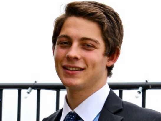 <p>12- Austin Schwab: 10 yaşında babasından vadeli işlemler ve opsiyon piyasasını öğrendiğini ifade eden Schwab, emtiadan para piyasına tüm finansal piyasalarda işlem gerçekleştiriyor. Rol modeli ise Paul Tudor Jones.</p>
