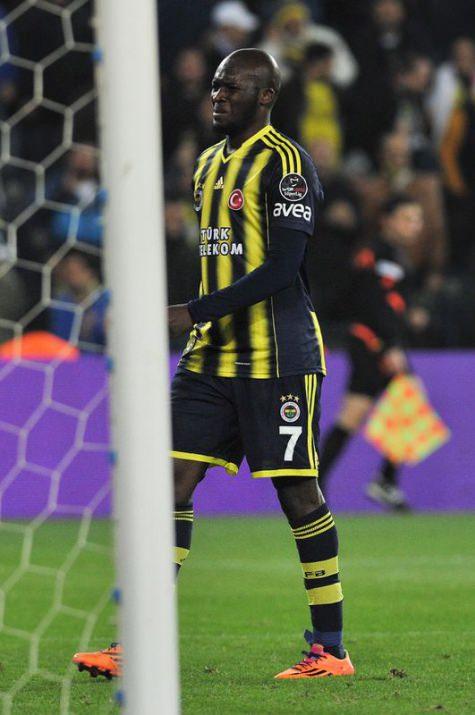 <p>Fenerbahçe forması giyen golcü oyuncu Moussa Sow, Kayseri Erciyesspor mücadelesinde kaçırdığı gol pozisyonlarının ardından gözyaşlarına hakim olamadı.</p>