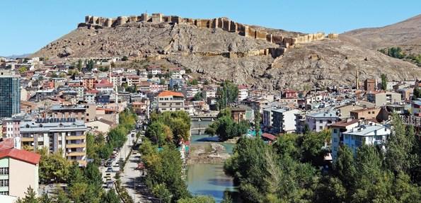 <p><strong>Bayburt'un Aydıntepe ilçesi</strong></p>
<p>Bayburt İl Seçim Müdürü İlhan Kavalcıoğlu, Yüksek Seçim Kurulunca (YSK) Bayburt'un Aydıntepe ilçesi belediye başkanlığı seçiminin iptal edildiğini bildirdi.</p>