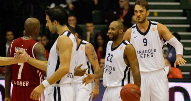 - Anadolu Efes Erkek Basketbol Takımı, THY Avrupa Ligi (C) Grubu'ndaki 8. hafta maçında deplasmanda Hırvatistan temsilcisi Cedevita Zagrep'i 81–73 skoruyla yenerek, top 16'ya yükselmeyi garantiledi.