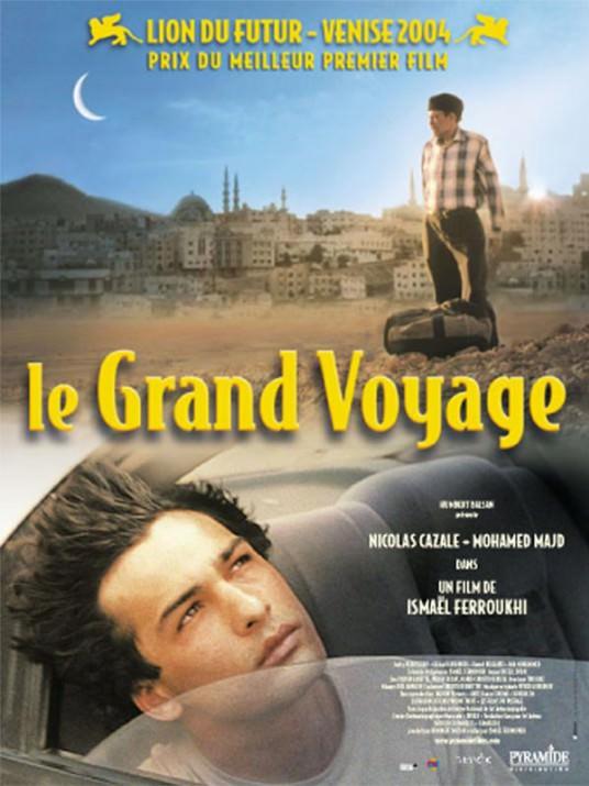  BÜYÜK YOLCULUK  Le grand voyage, 2004  TUNUS asıllı ve Müslüman kültürüyle yetişmiş Fransız vatandaşı bir baba ile Fransız kültürüyle yetişmiş oğlunun dramatik öyküsü. Babasının ‘Beni Mekke’ye, Hacca götür’ dediği oğlu için çok da iyi tanımadığı bu kültürle tanışmak kolay olmayacaktır.  Kaynak: Star Gazetesi