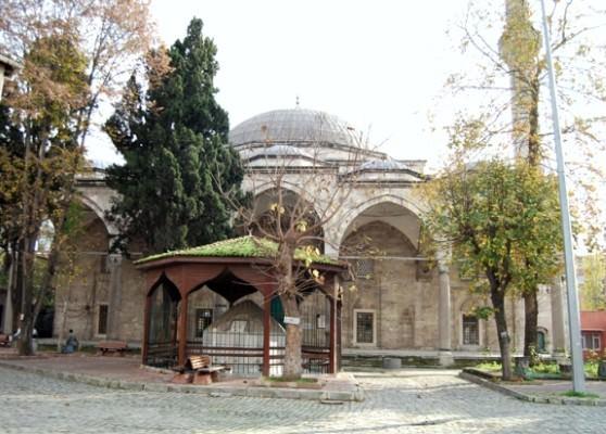 <p><span style="line-height: 13pt;">Davud Paşa Türbesi<br /></span><br /><span> Hobyar Mahallesi Davud Paşa Camii Davudpaşa - Fatih</span></p>