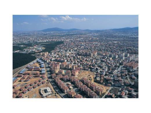  Anadolu yakası metroları emlak piyasasını etkiliyor Çalışmayla bağlantılı olarak Yazıcı, 2012 Aralık ayında EVA Gayrimenkul Değerleme'nin yayınlamış olduğu "Markalı Konut Sektör Raporu" kapsamında yaptıkları değer artışı analizinde 2011 Nisan -2012 Aralık, yani 19 aylık süreçte Kartal-Maltepe bölgesinde markalı konutların birim metrekare değerinde yüzde 30 oranında artış tespit ettiklerini de hatırlatıyor.