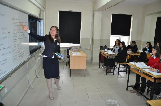 Öğretmen eğitimi ve eğitim bilimleri:2011: 72,8-2012: 72,3