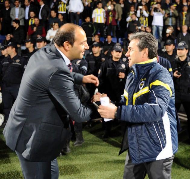 Aziz Yıldırım 3 sene üst üste şampiyonluk sözünü Galatasaray için mi verdi anlamadık ki!
