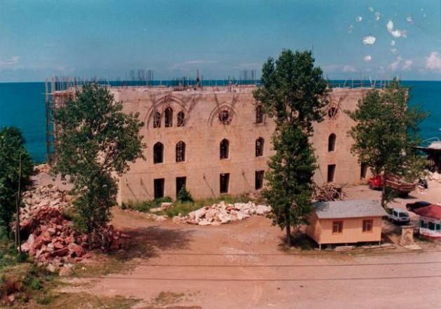 Kendine hayran bıraktıran cami