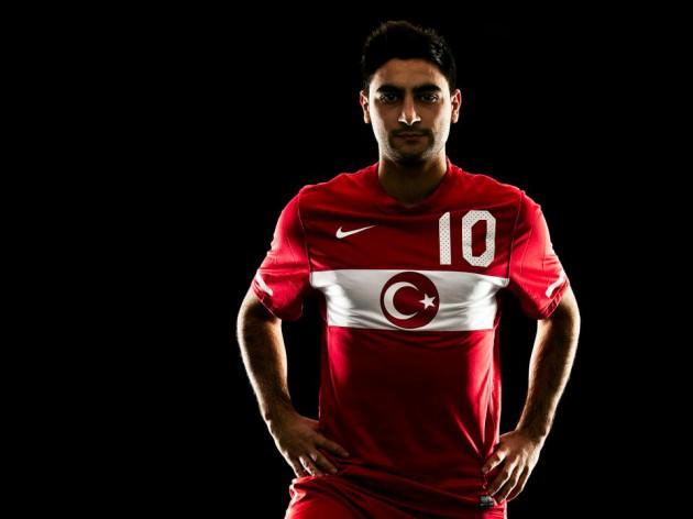 <p><strong>YA NURİ YA DA EKİCİ</strong><br />Türk pasaportlu oyuncu arayan Cim-Bom, Real'li Nuri Şahin'i, o olmazsa Bremen'li Mehmet Ekici'yi kiralayacak. <strong>AKŞAM</strong></p>