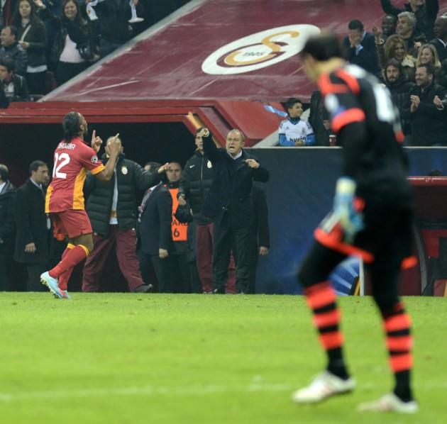 Görmek istediğimiz Amrabat, özlenen Melo, istediğimiz Galatasaray Ruhu, ailemizden biri gibi sevdiğimiz İmparator Fatih Terim.. 