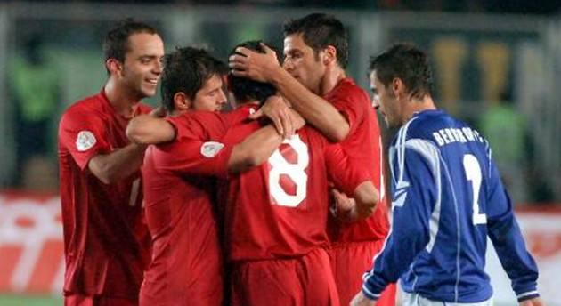 Türkiye 1 - 0 Bosna Hersek:  21 Kasım 2007.. 4 gün önce Norveç'i yenerek 2008 Avrupa Şampiyonası'na katılmak için şansını son maça taşıyan Türkiye, Bosna Hersek karşısında Nihat Kahveci'nin golüyle istediğini elde etmiş ve destan yazacağı Euro 2008'e gitmişti..