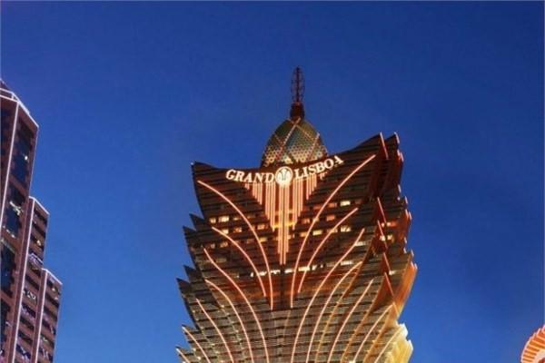 <p><strong>Grand Lisboa- Macau, Çin<br /></strong><br />Çin'deki bu gösterişli binanın içinde Türk hamamı da yer alıyor.</p>