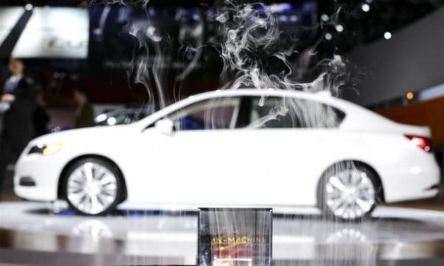 <p>Lexus</p>
<p>Fuarda firmaların hazırladıkları birbirinden ilginç sunumlar da dikkat çekti.</p>