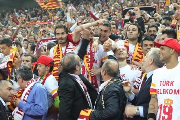 L'EQOUIPE (FRANSA) *GALATASARAY ŞAMPİYON