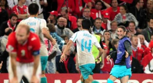 Türkiye 1 - 0 Bosna Hersek:  21 Kasım 2007.. 4 gün önce Norveç'i yenerek 2008 Avrupa Şampiyonası'na katılmak için şansını son maça taşıyan Türkiye, Bosna Hersek karşısında Nihat Kahveci'nin golüyle istediğini elde etmiş ve destan yazacağı Euro 2008'e gitmişti..