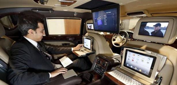 Ofisinden uzak kalmaya tahammül edemeyenler için yeni Bentley vaz geçilmez…