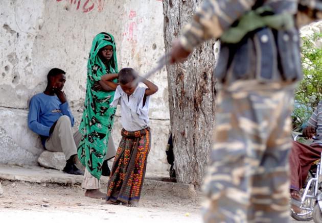 ABDULLAH COŞKUN Somali'de çocuklar silahların gölgesinde büyüyor.